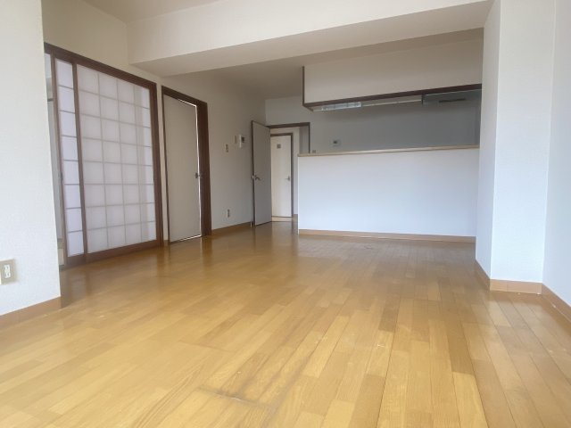 エステート土山の居間・リビング