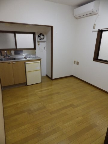 Tokyo Apartment @ Sengokuの居間・リビング