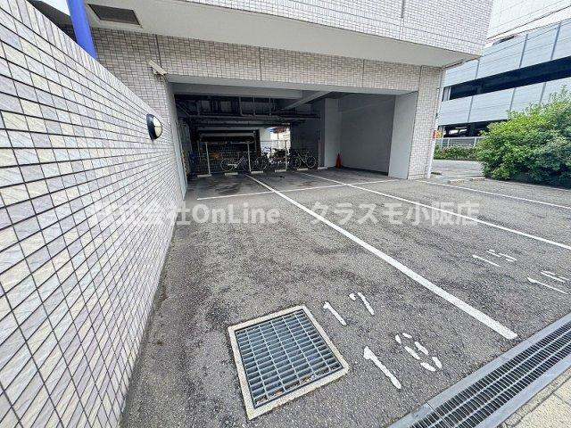 アーバンシティ上本町の駐車場