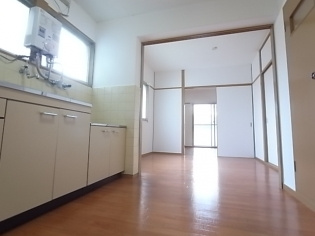 西灘マンションの居間・リビング