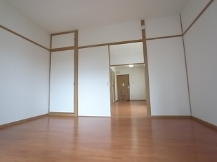 西灘マンションの洋室