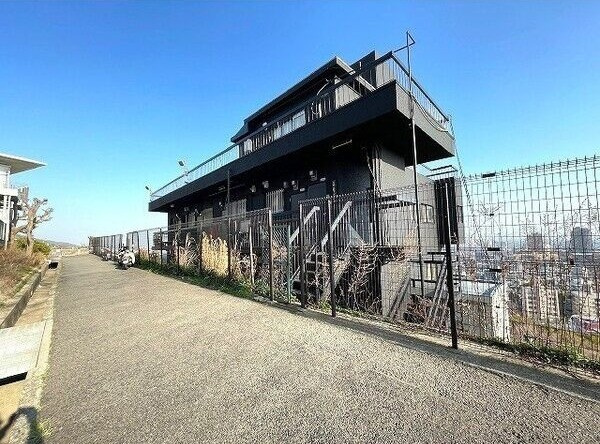 六甲台マンションの外観