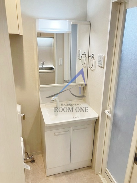 RELUXIA横濱鶴見Ⅱの洗面所|洗面台です。