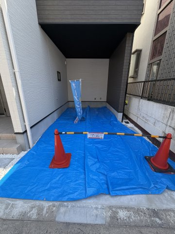 関守町3丁目新築戸建の駐車場