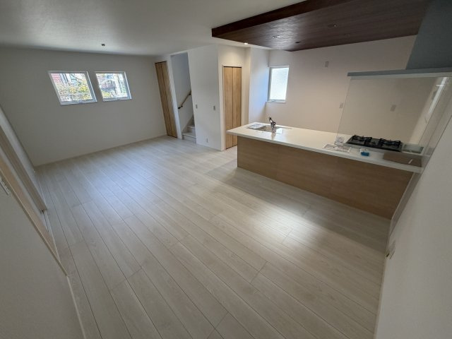 関守町3丁目新築戸建の居間・リビング