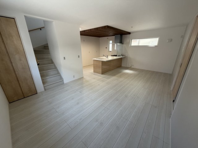 関守町3丁目新築戸建の居間・リビング
