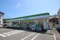 ファミリーマートまで650m