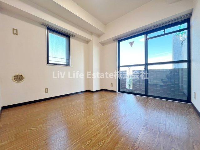 久米川プラネットの洋室