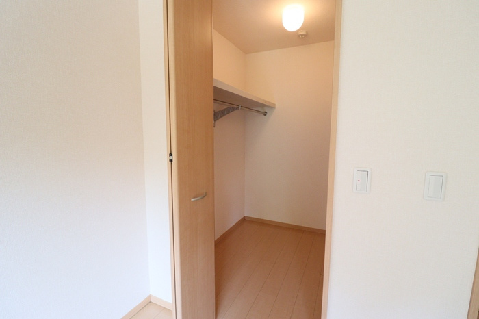 リビングタウンひたち野 Ａの収納|ウォークインクローゼット仕様
