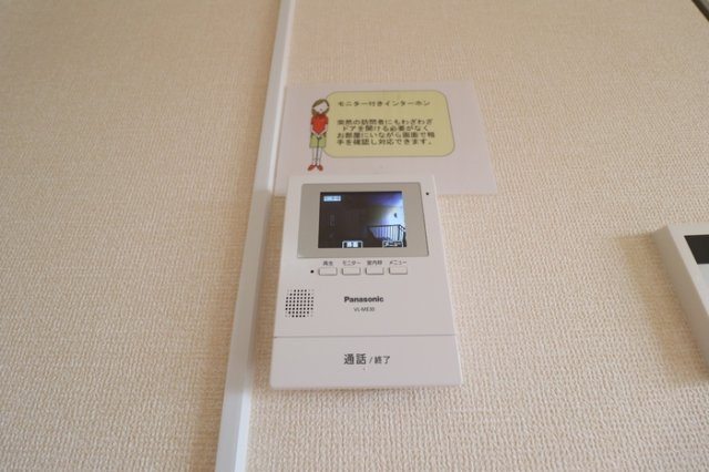 リビングタウンひたち野 Ａの設備|カラーモニター付インターホン（録画機能付）