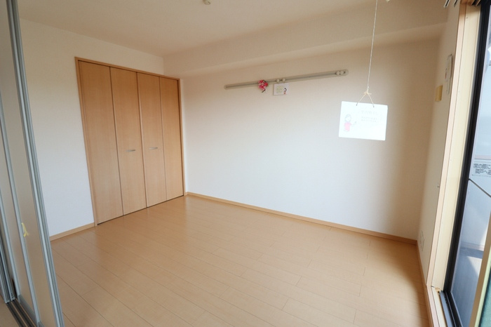 リビングタウンひたち野 Ａの洋室|南側洋室