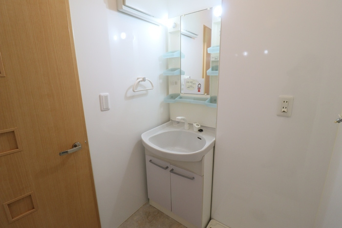 リビングタウンひたち野 Ａの独立洗面台|洗髪洗面化粧台