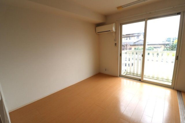 マーベラスひたち野の居間・リビング|リビング全景（エアコン付）