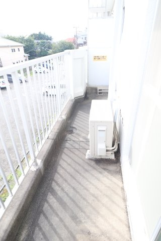 ペルテ鵠沼のバルコニー|別号室の同仕様の参考写真です。