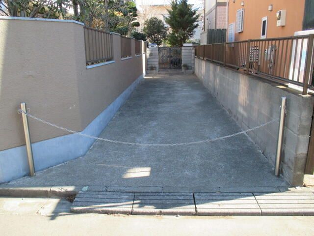 杉田貸家２の駐車場