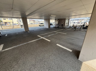 【駐車場】