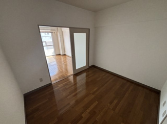【寝室】