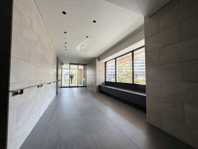 【エントランス】 | アルファステイツ春日３ | きれいなエントランス