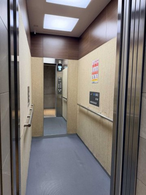 【その他共用部分】 | アルファステイツ春日３ | エレベーターは奥行きがあります。