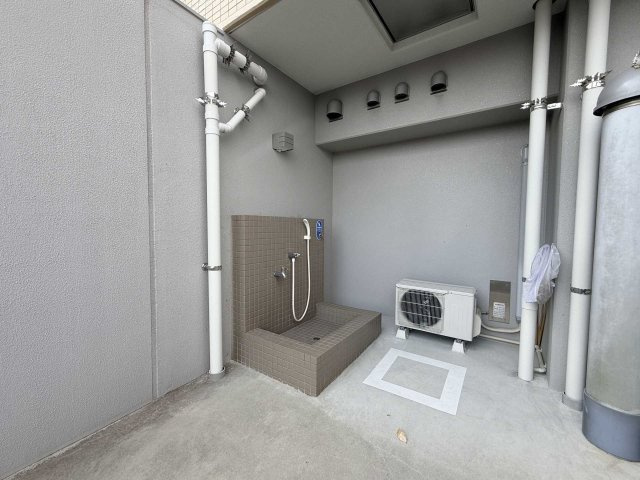 アルファステイツ春日３のその他共用部分|ペット用洗い場あり。