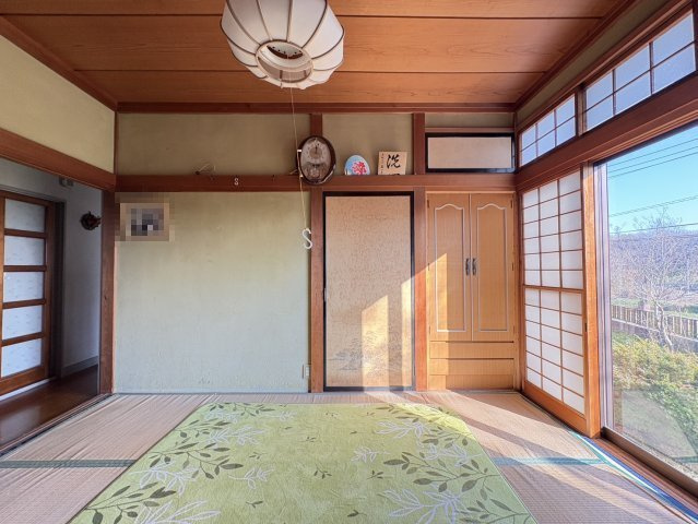 家庭菜園も楽しめる雑種地つき！静和のゆとりある中古一戸建ての和室|明るい和室です