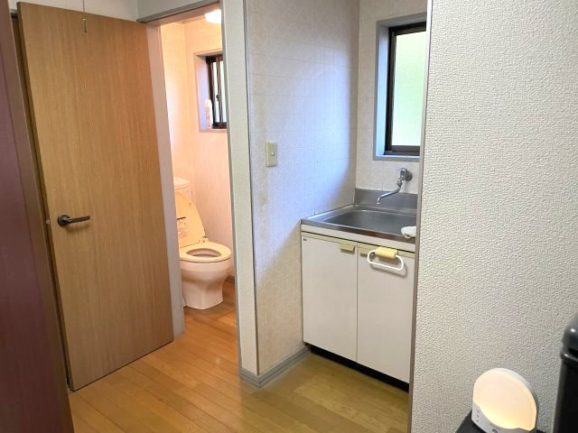 家庭菜園も楽しめる雑種地つき！静和のゆとりある中古一戸建てのその他|2Fミニキッチンです