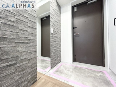 【玄関】 | グランパレ神戸ハーバーウエスト | ■玄関にはエコカラット施工♪