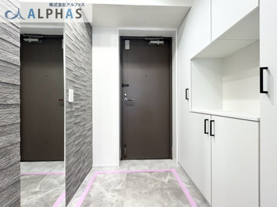 【玄関】 | グランパレ神戸ハーバーウエスト | ■大容量のシューズクローク♪靴だけでなく防災グッズも♪