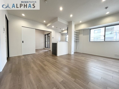 【居間・リビング】 | グランパレ神戸ハーバーウエスト | ■引き戸を開放することでリビング・洋室と繋がり、開放感があります♪