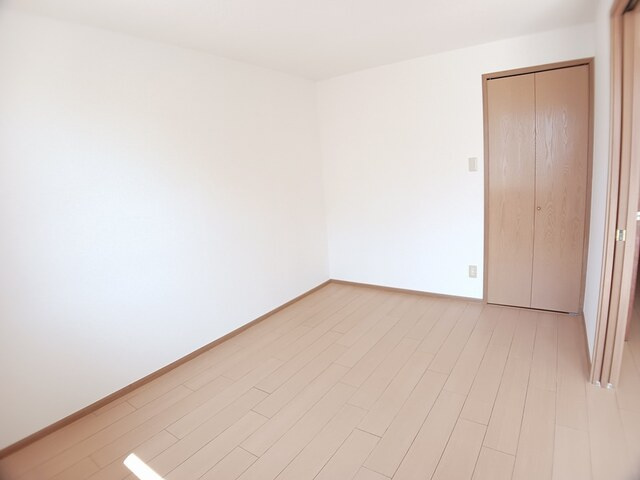 メゾンド・アスカA棟の洋室