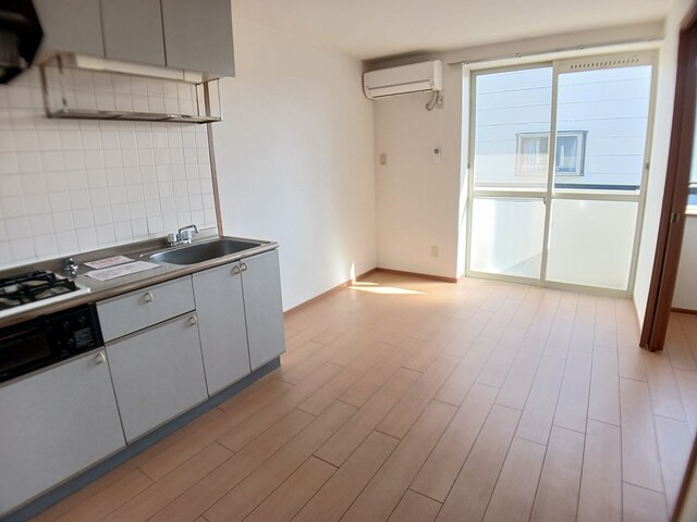 メゾンド・アスカA棟の居間・リビング