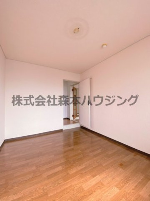 【洋室】 | 　メゾンサンガ | 使い勝手のいい洋室です