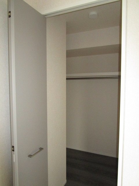町田市金井ヶ丘４丁目のアパートの収納