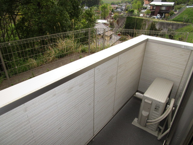 町田市金井ヶ丘４丁目のアパートのバルコニー
