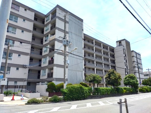 甲子園第6コーポラスの外観