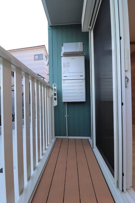 府中市押立町５丁目のアパートのバルコニー