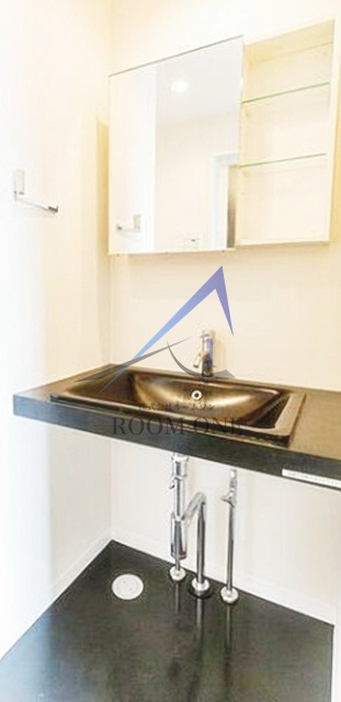 レヴィーガときわ台ｃｒｏｂの洗面所|独立洗面台です。