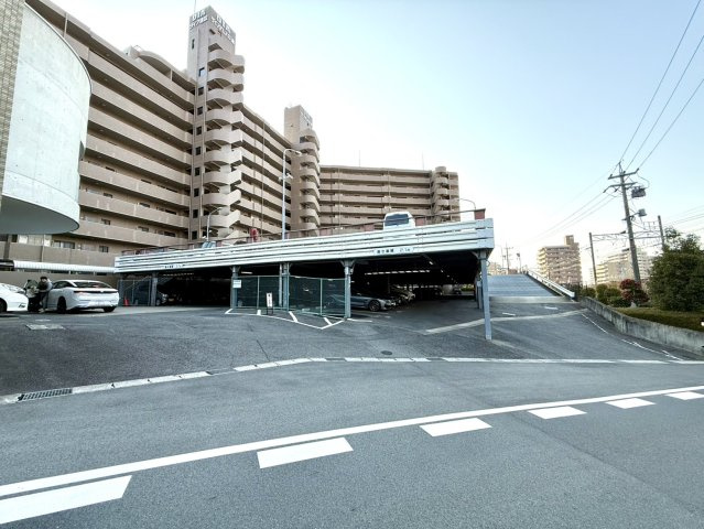 ダイアパレス日進の駐車場