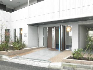 クリオ南多摩のエントランス