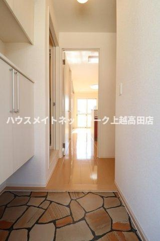 スタイリッシュ リバーの玄関|玄関（参考同型201号室室内写真）