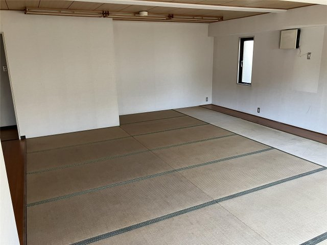 大津市野郷原１丁目の店舗事務所の内装