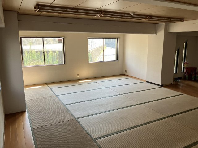 大津市野郷原１丁目の店舗事務所の内装