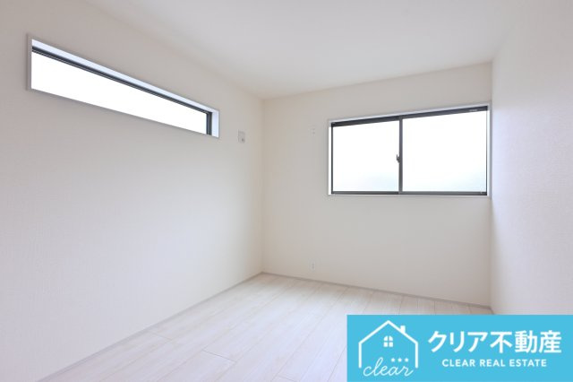 【洋室】 | 大泉町第6仙石　リーブルガーデン | 二面採光で明るい洋室です♪