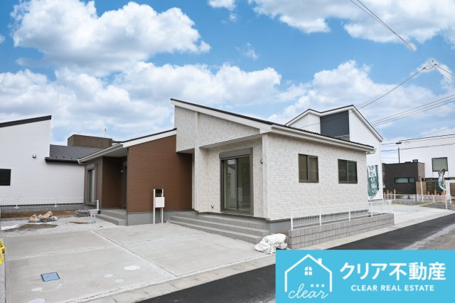 【外観】 | 大泉町第6仙石　リーブルガーデン | 平屋ながら立体的なデザインを採用したおしゃれなエクステリア♪