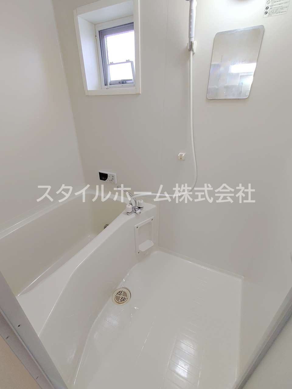 メゾンドスリーゼの浴室|別部屋写真です。