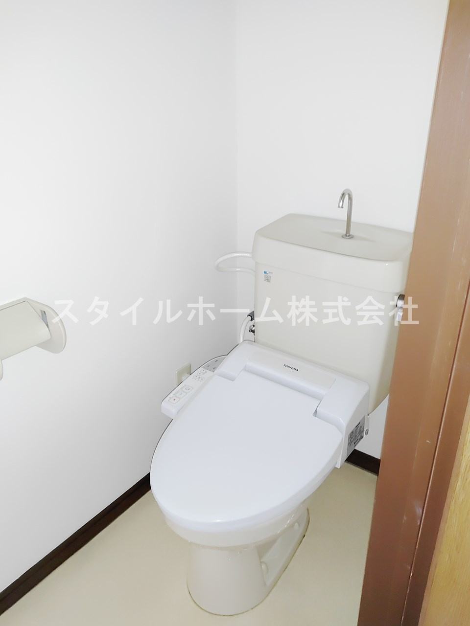 ベノワコートA棟のトイレ|別部屋写真です。