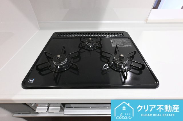 【キッチン】 | 大泉町第6仙石　リーブルガーデン | ３口コンロで同時にお料理♪炊事も時短できます！