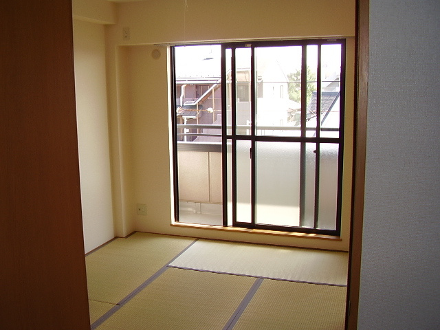 セピアコート大森東の和室