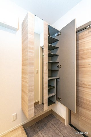 レジデンスフラワーⅡの玄関