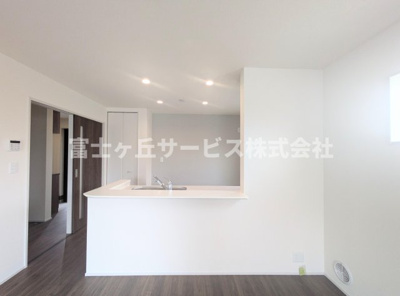 【キッチン】 | 磐田市福田 22期 新築一戸建て 2号棟 | 前から見たキッチンです
